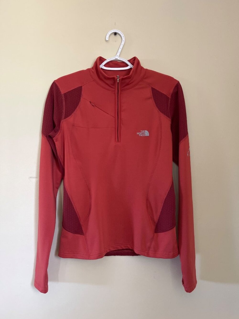 The North Face Womens Medium 1/4 Zip Flight Series Base Layer Jacket Coral Red